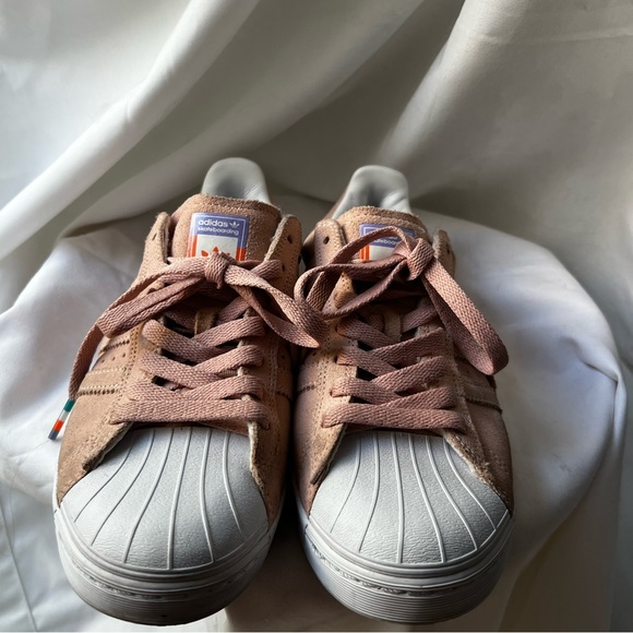 Pink  Superstar Skating Adidas - Picture 2 of 4